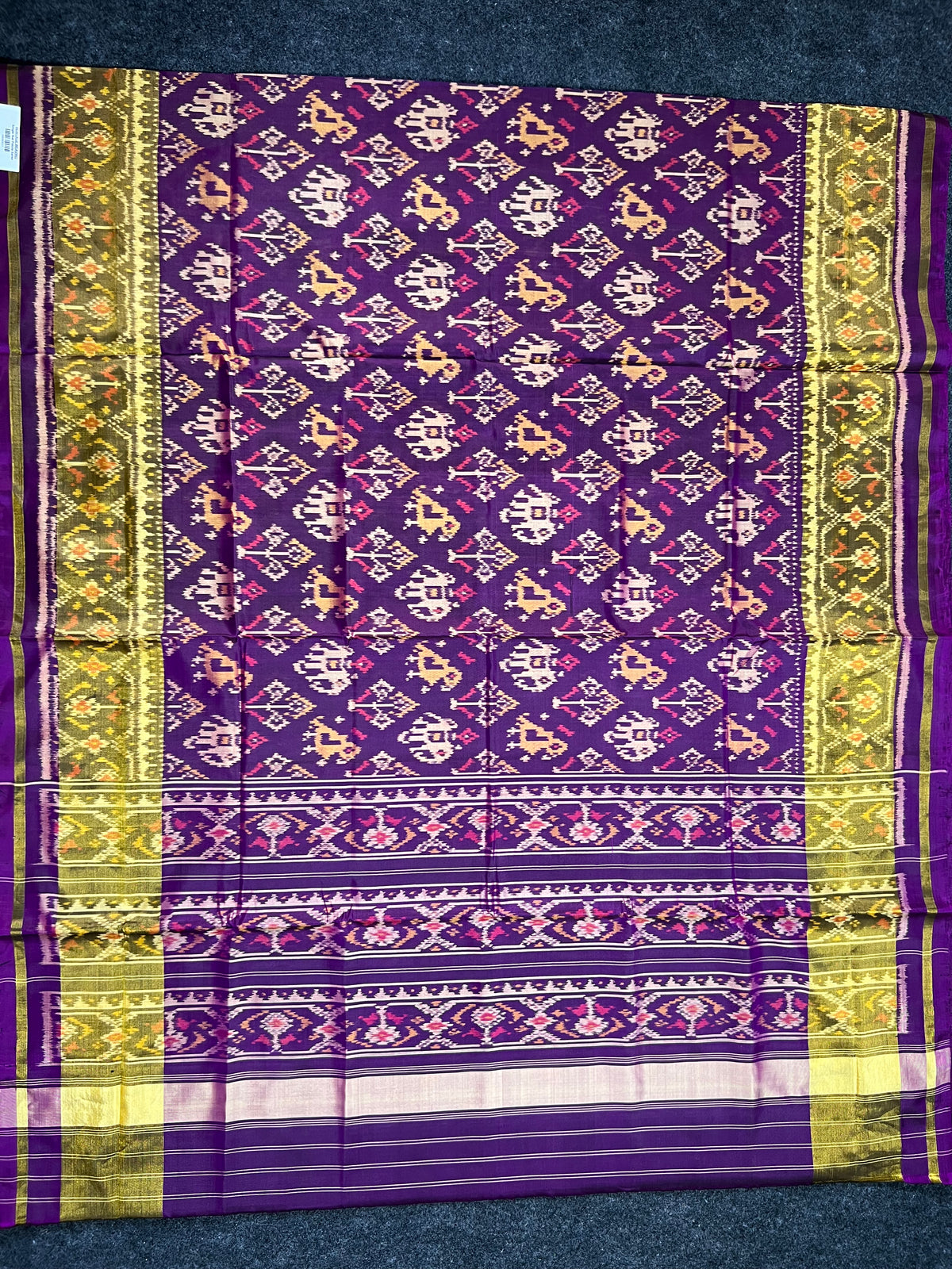 Magenta Motif Tradition Design Handwoven Patola Silk Saree