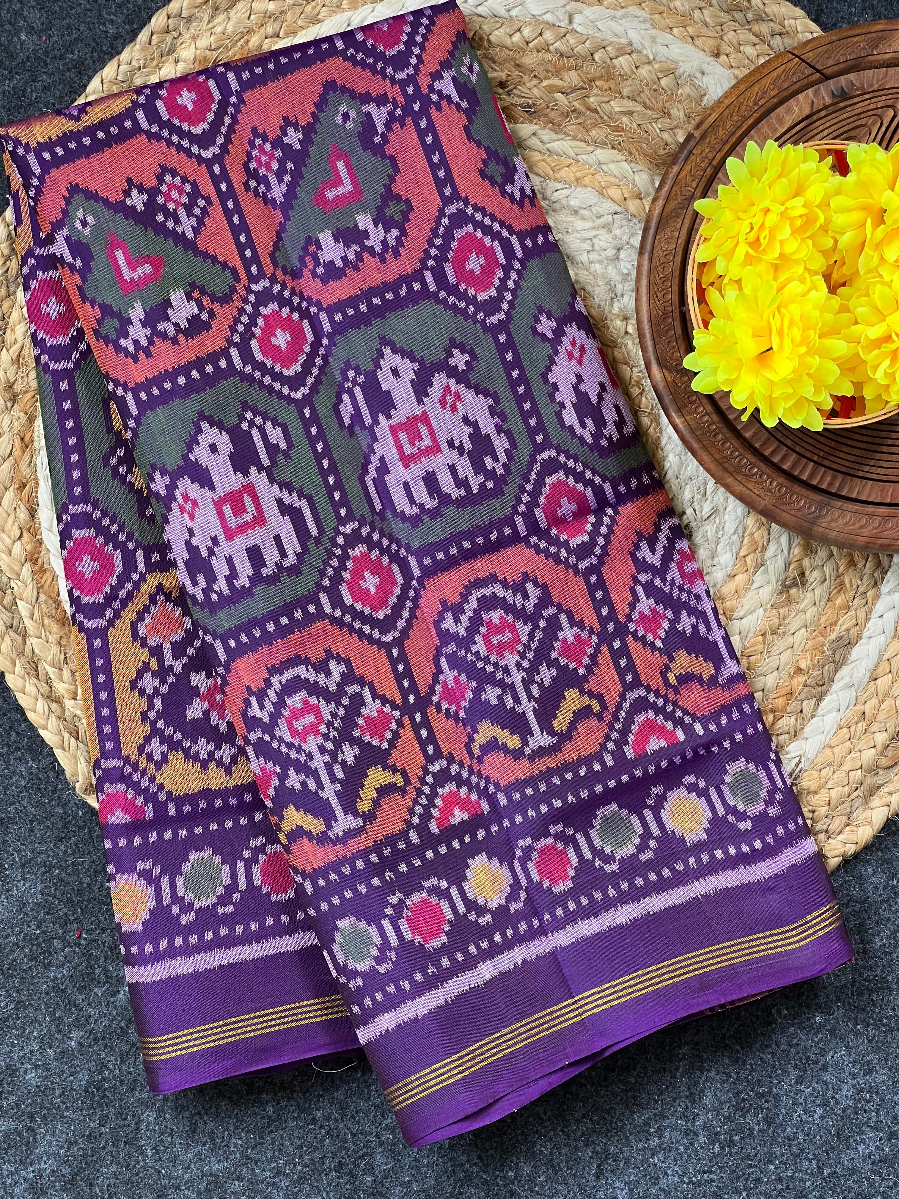 Motif design Handwoven Patola Dupatta Main image