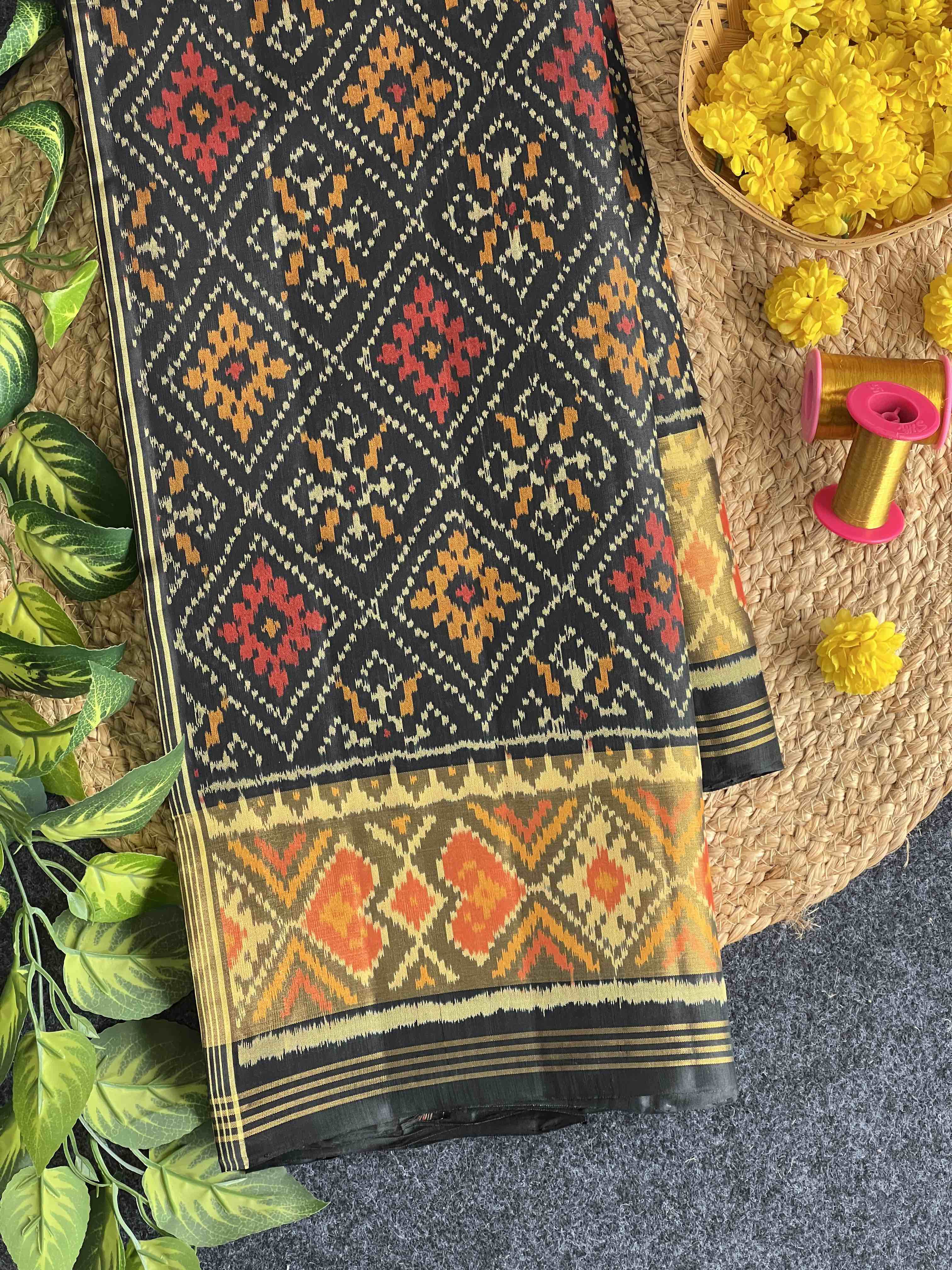 Pan-Chanda Design Handwoven Patola Silk Saree