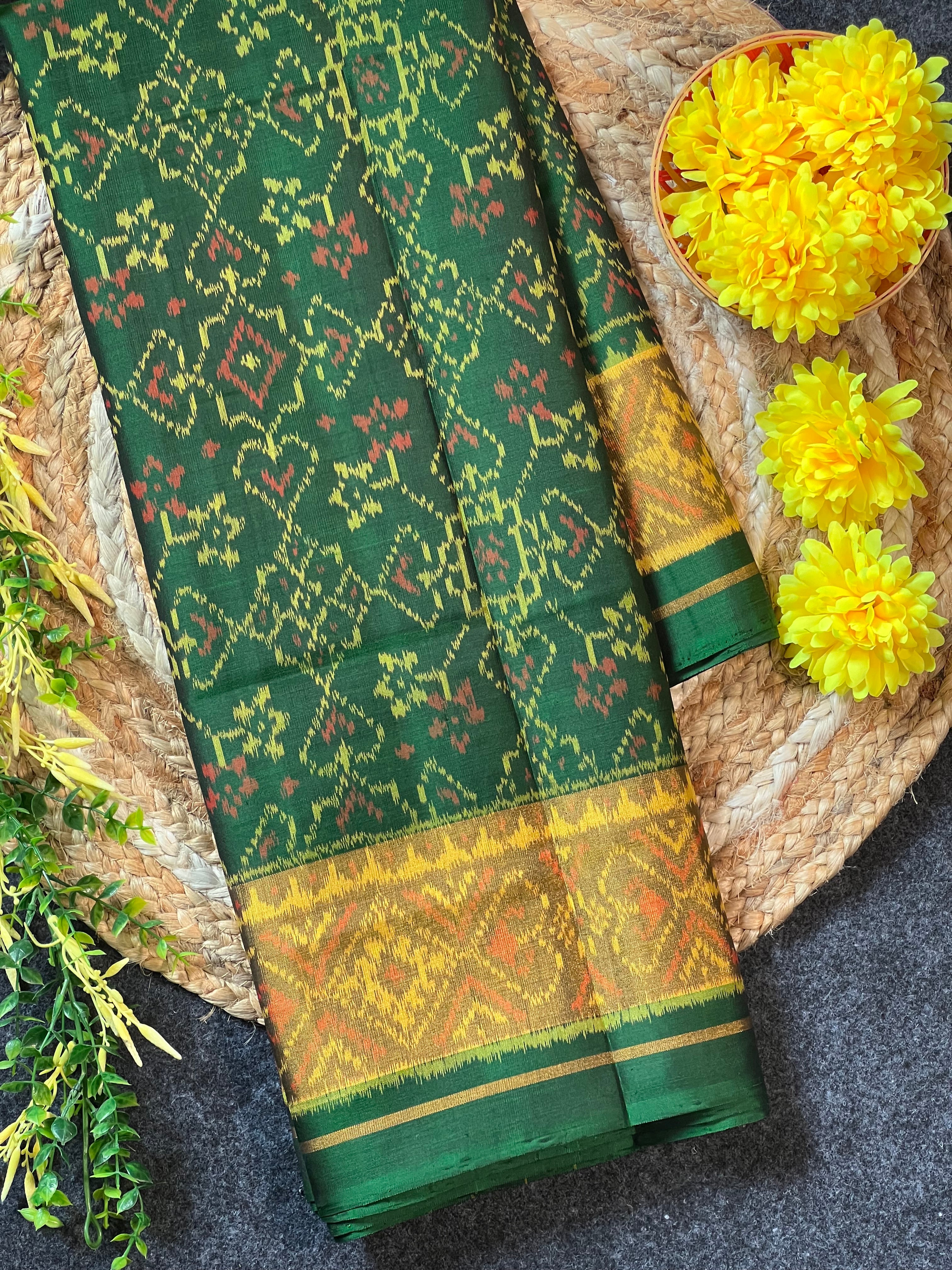 Navratna-Manekchowk Design Handwoven Patola Silk Saree Main image