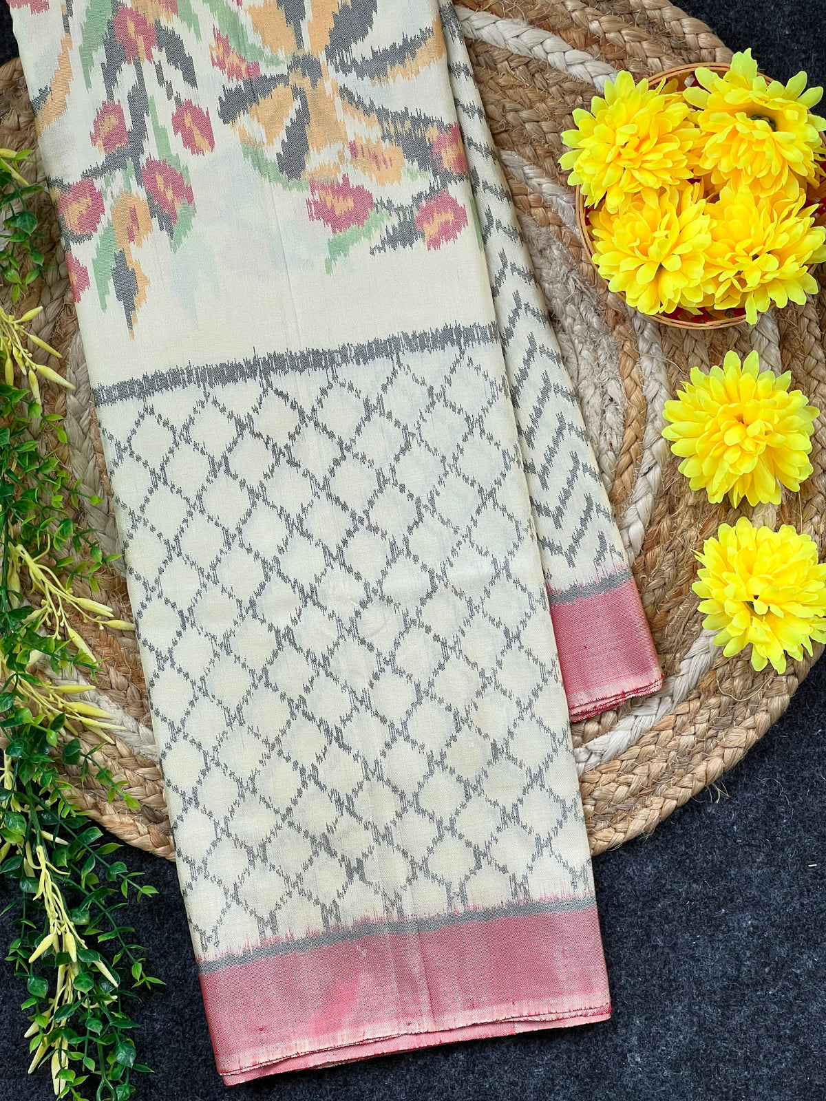 Exclusive Designer Handwoven Patola Silk Saree Main image