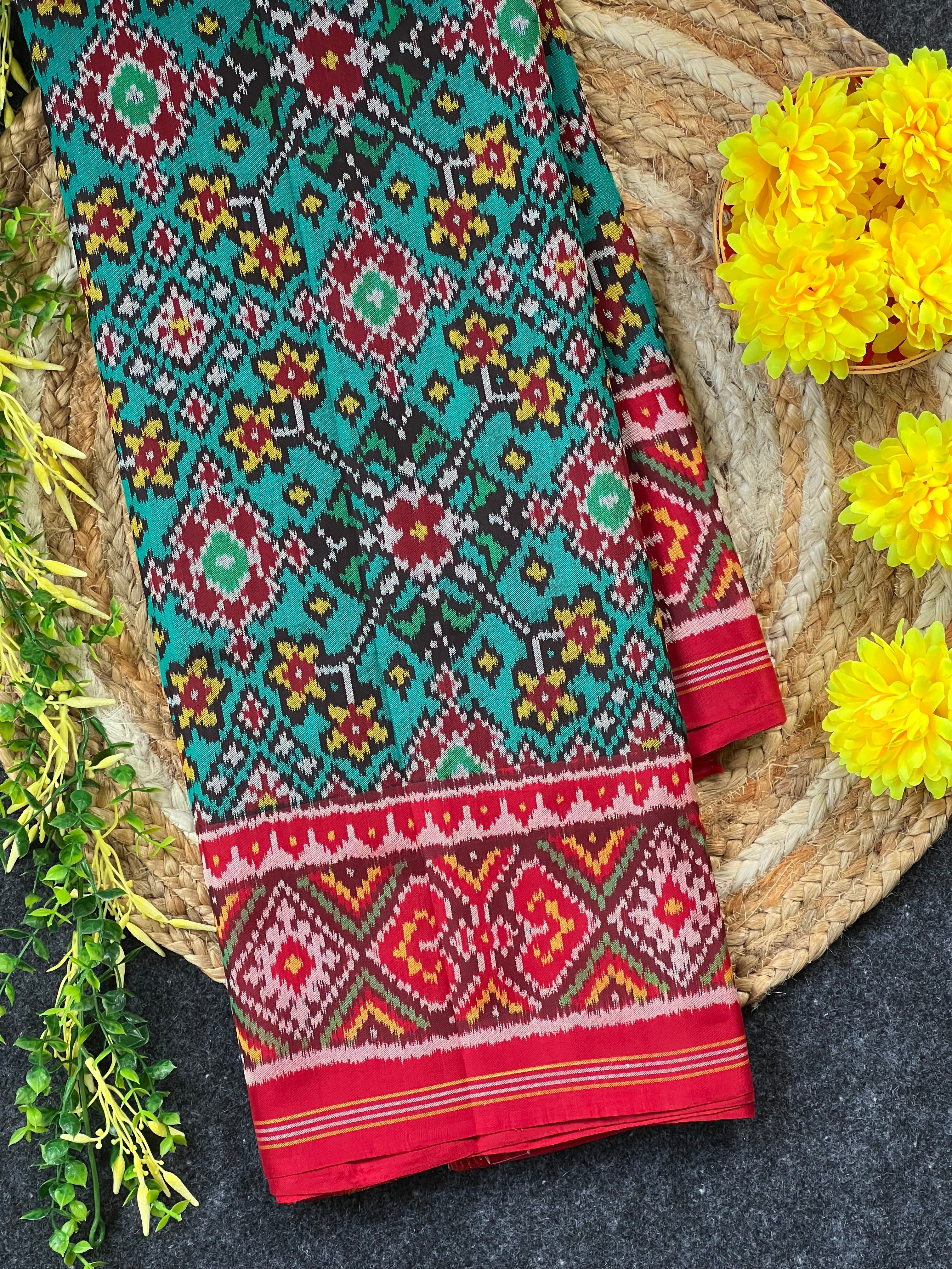 RamaGreen Navratna Design Handwoven Patola Silk Saree Main image