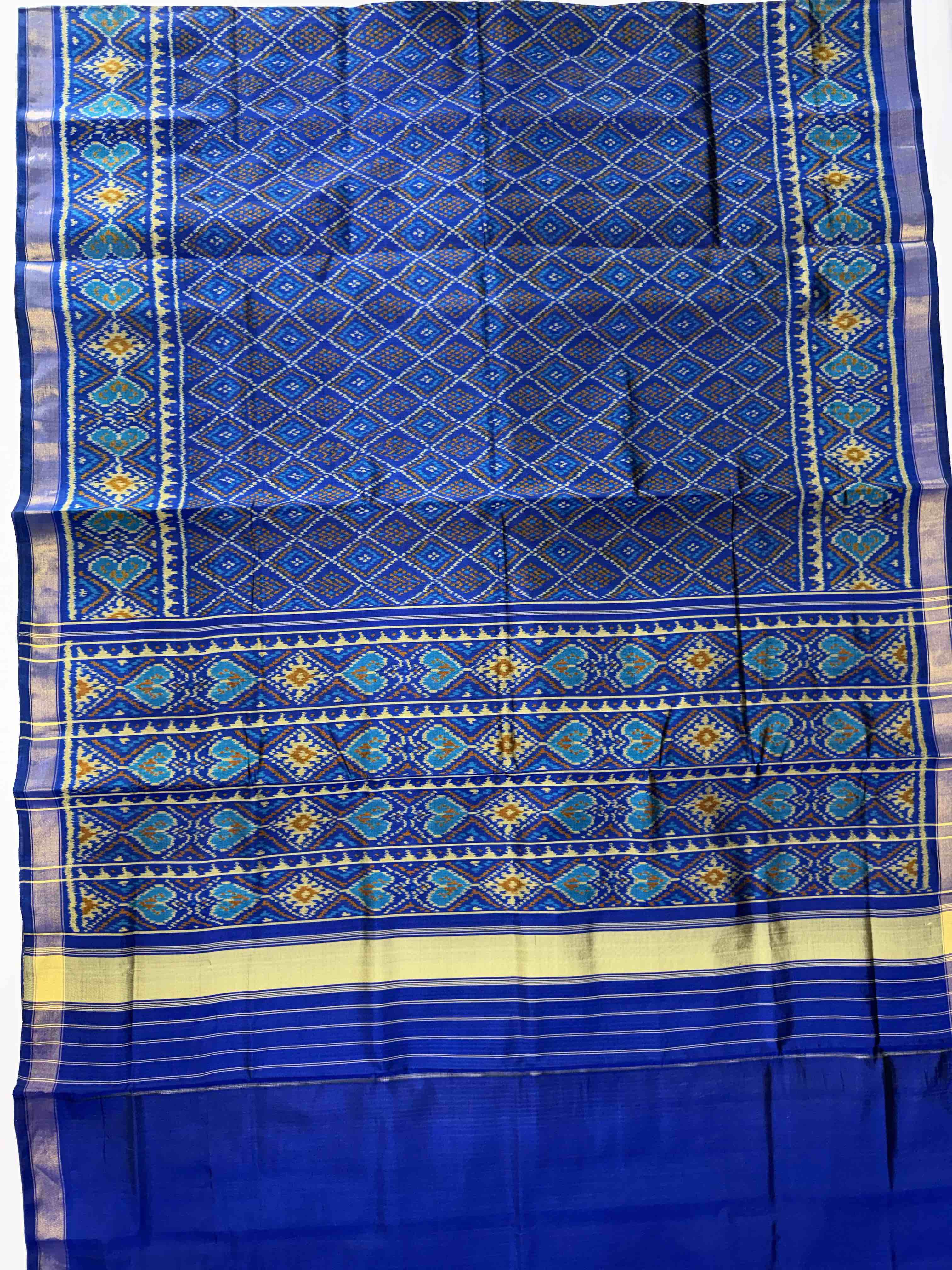Bandhej Design Handwoven Patola Silk Saree Secondary image