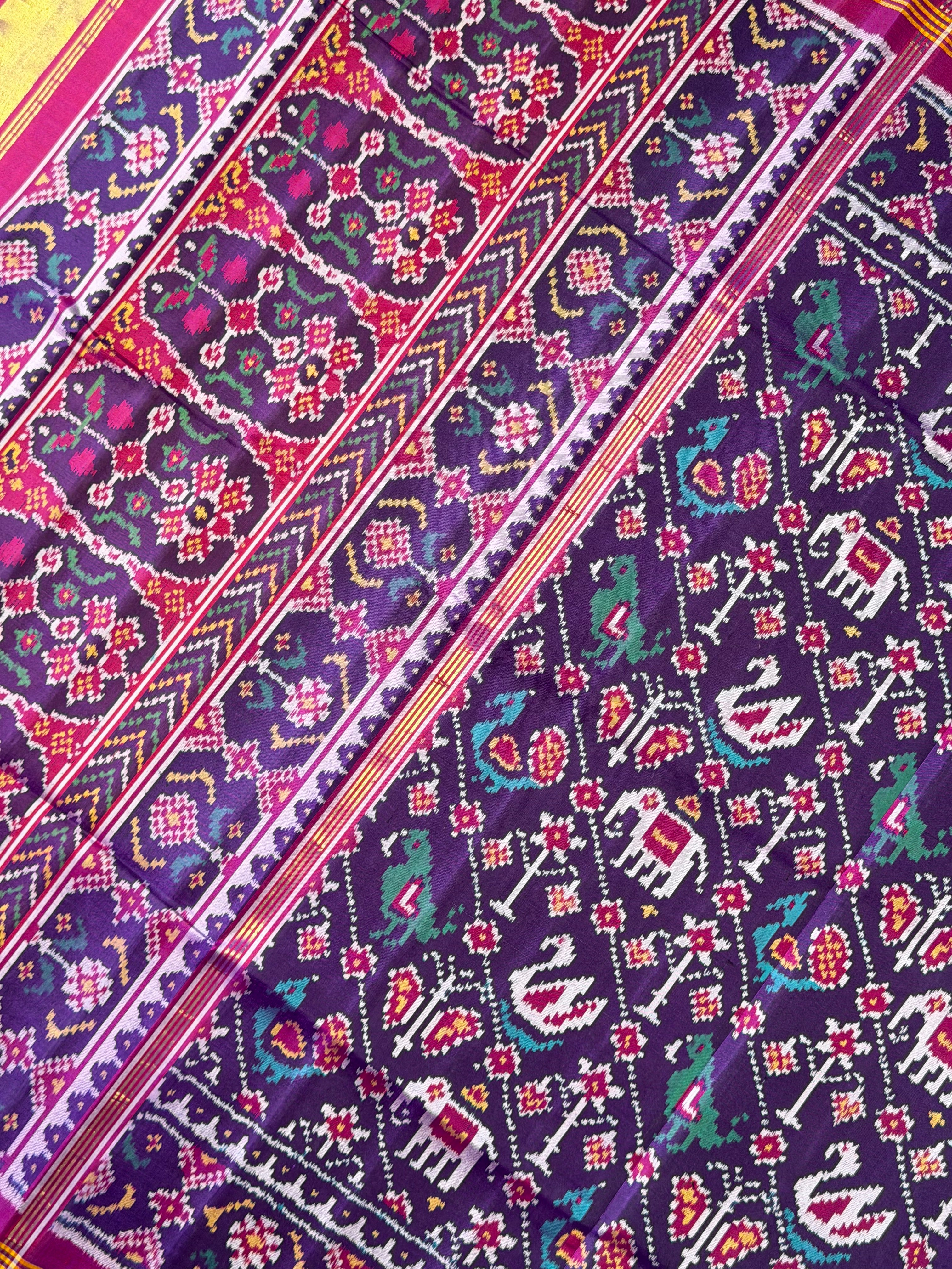 Laheriya Style Motif Design Handwoven Patola Silk Saree