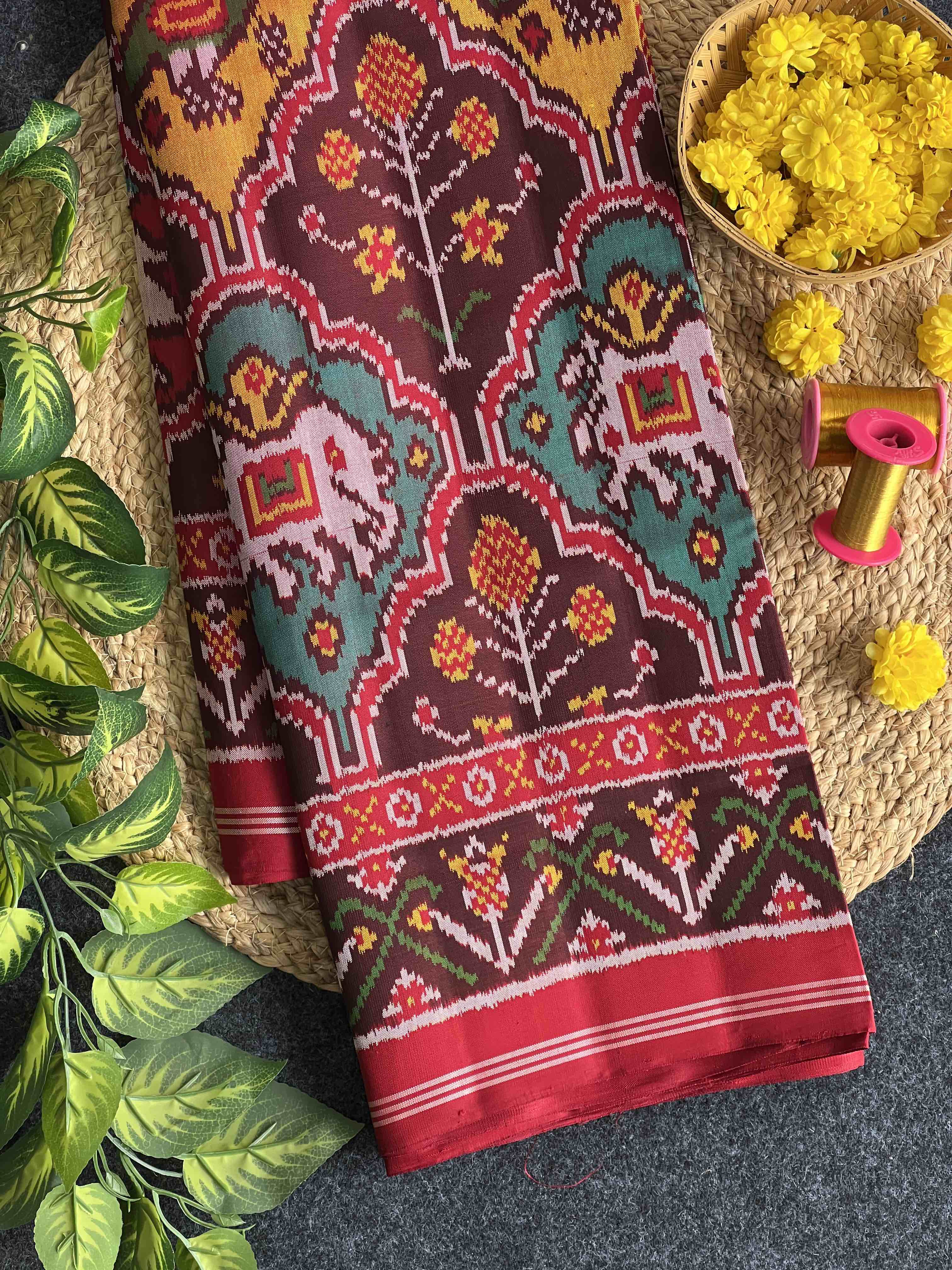 Exclusive Motif Design Handwoven Patola Silk Saree Main image