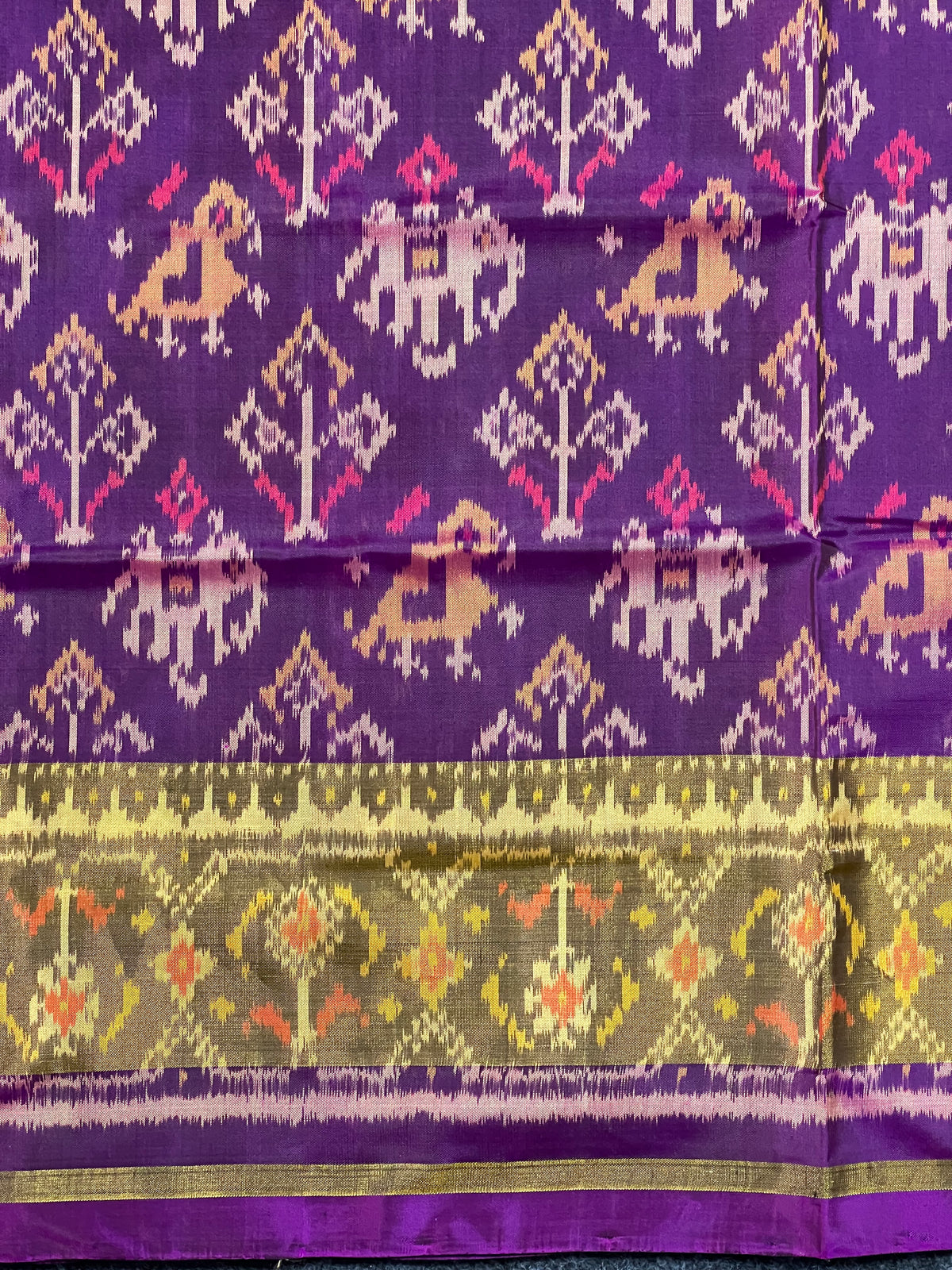 Magenta Motif Tradition Design Handwoven Patola Silk Saree