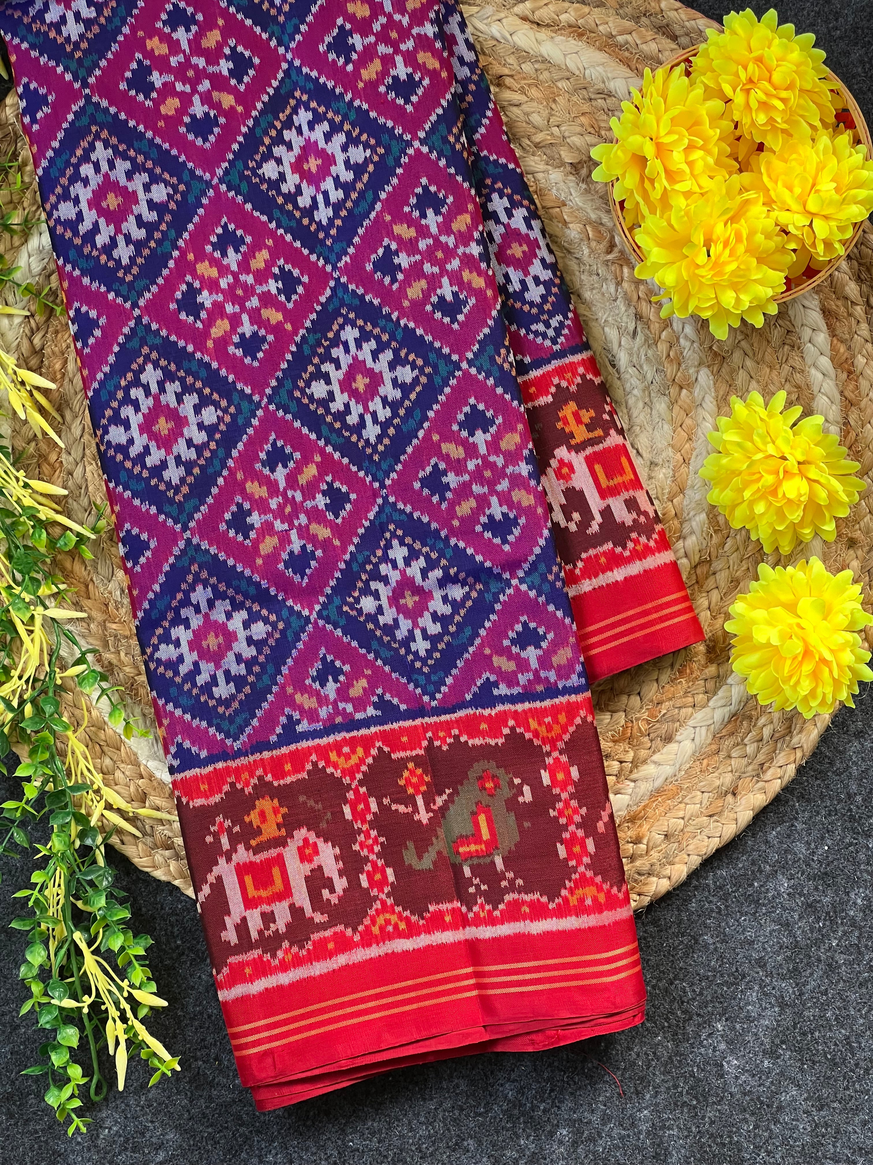Pan-Chanda Traditional Design Handwoven Patola Silk Saree