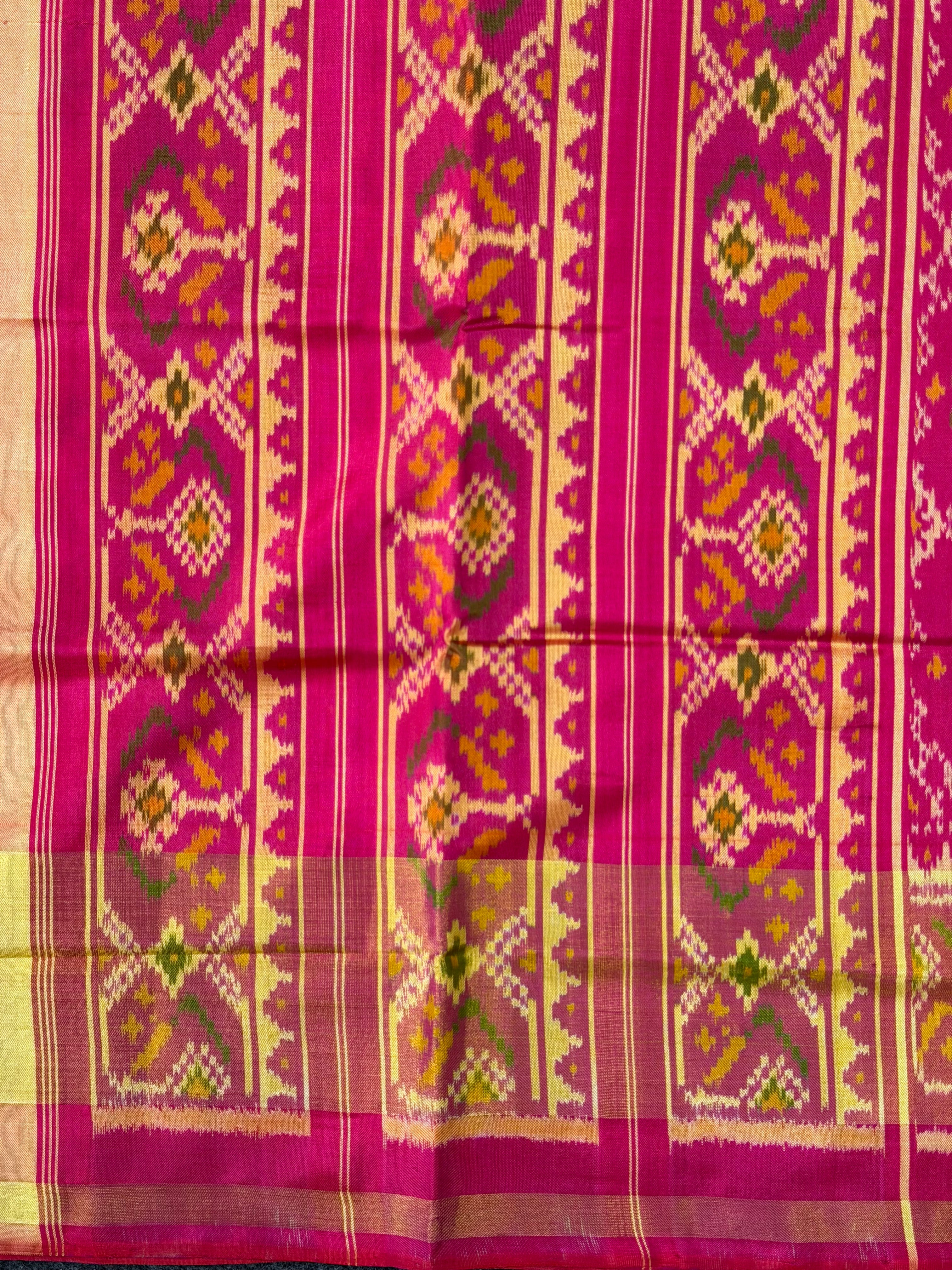 Figure With Navratna Design Handwoven Patola Silk Saree