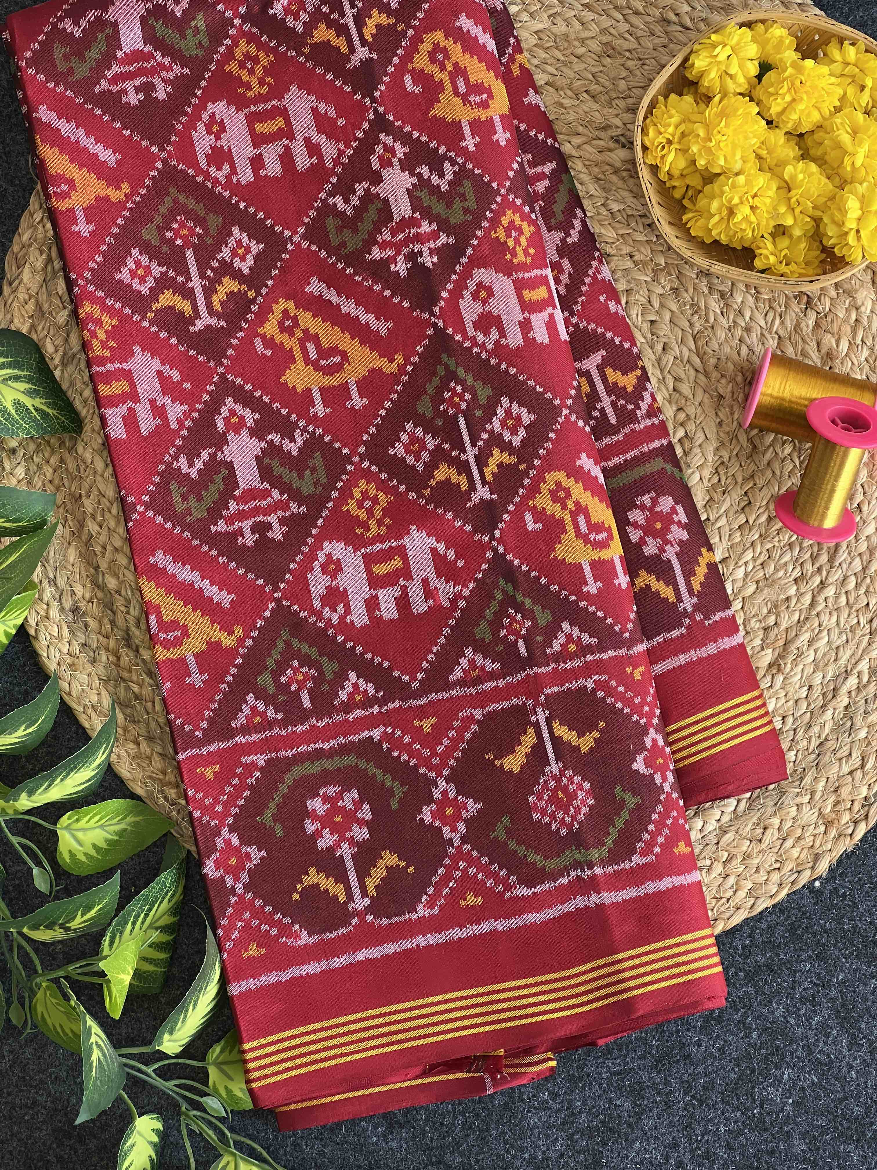 Narikunj Design Handwoven Patola Silk Saree Main image