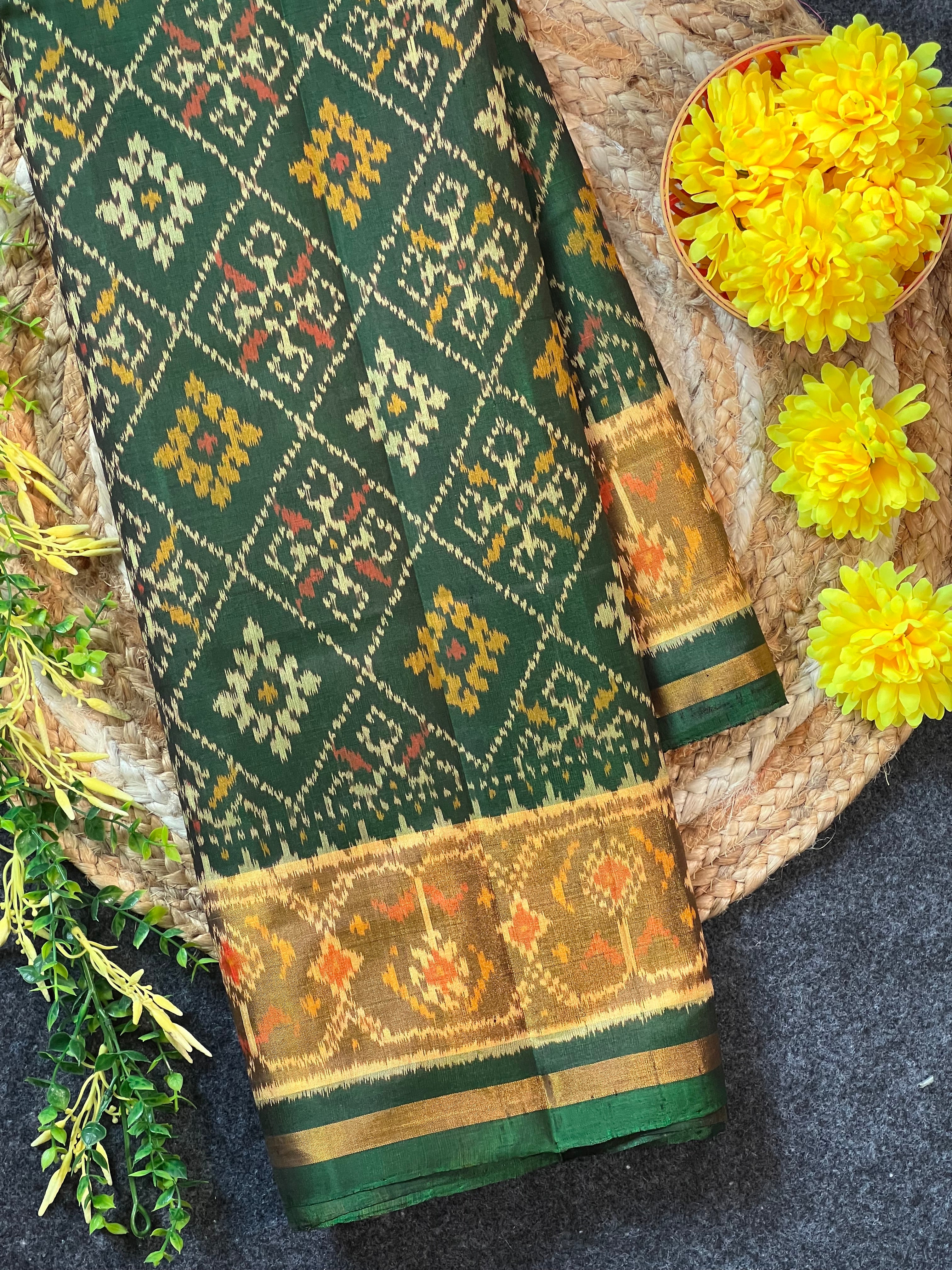Pan-Chanda Traditional Design Handwoven Patola Silk Saree