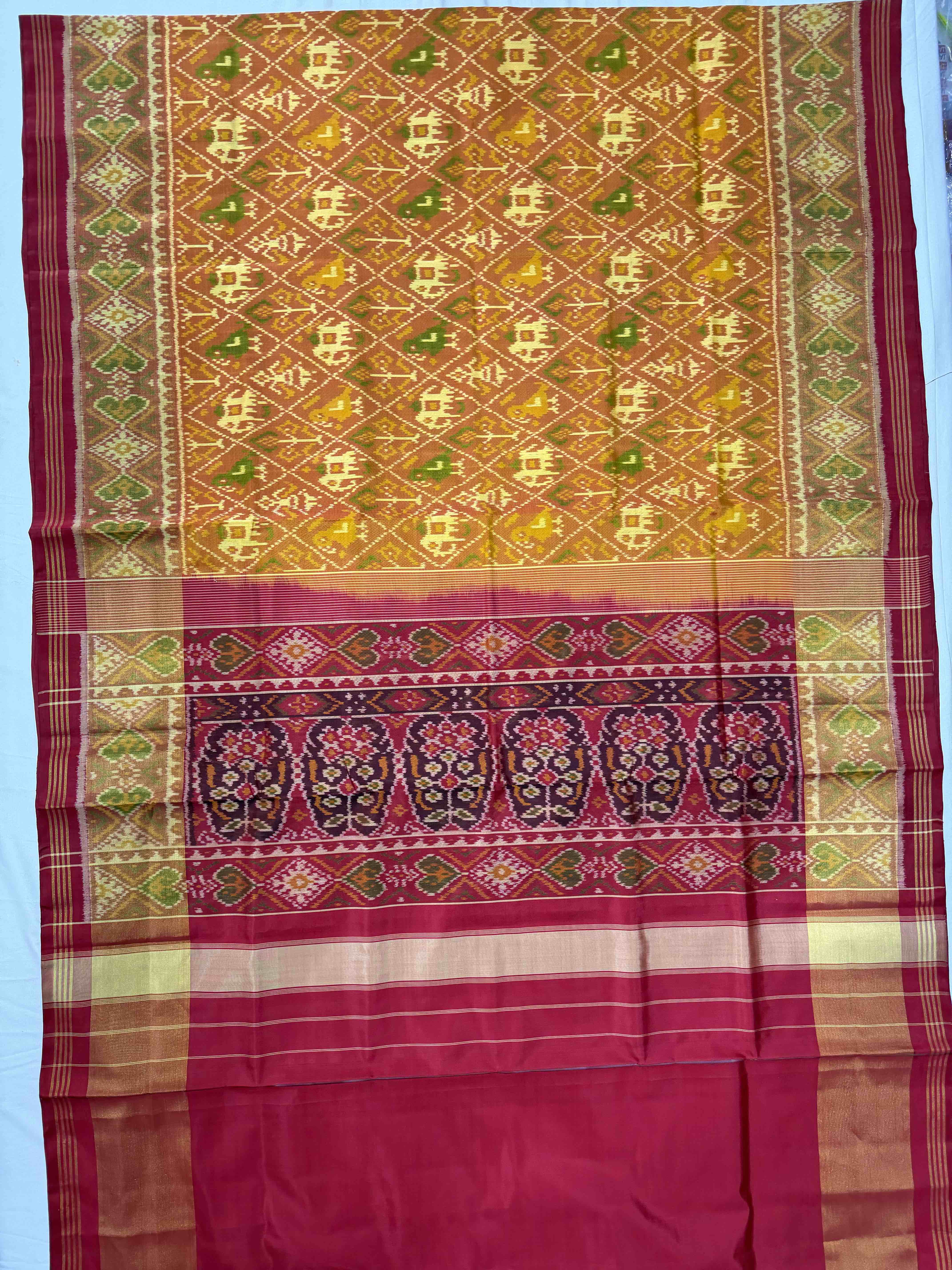 Narikunj Traditional Design Handwoven Patola Silk Saree Secondary image