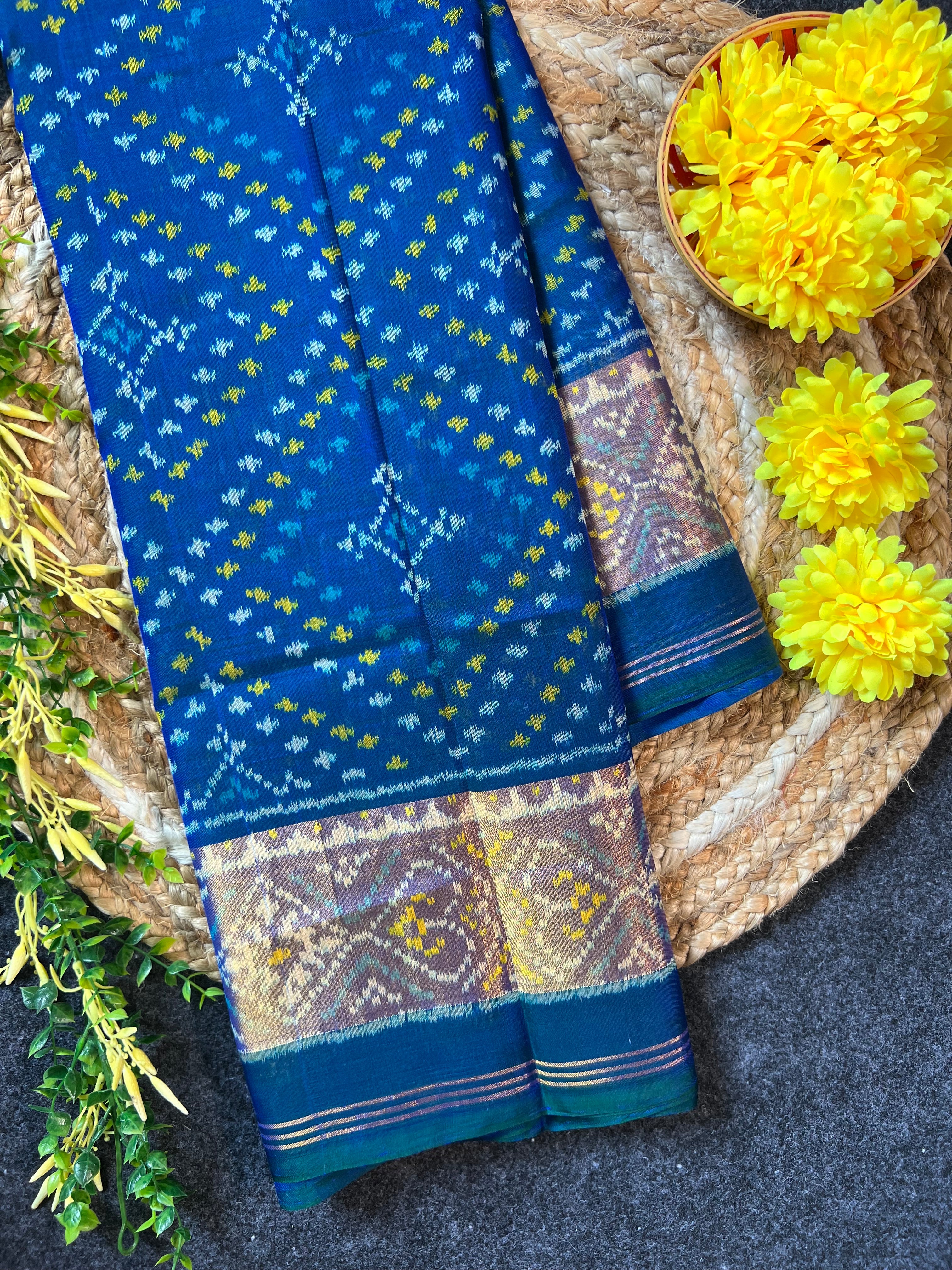 Small Butti Design Handwoven Patola Silk Saree Main image