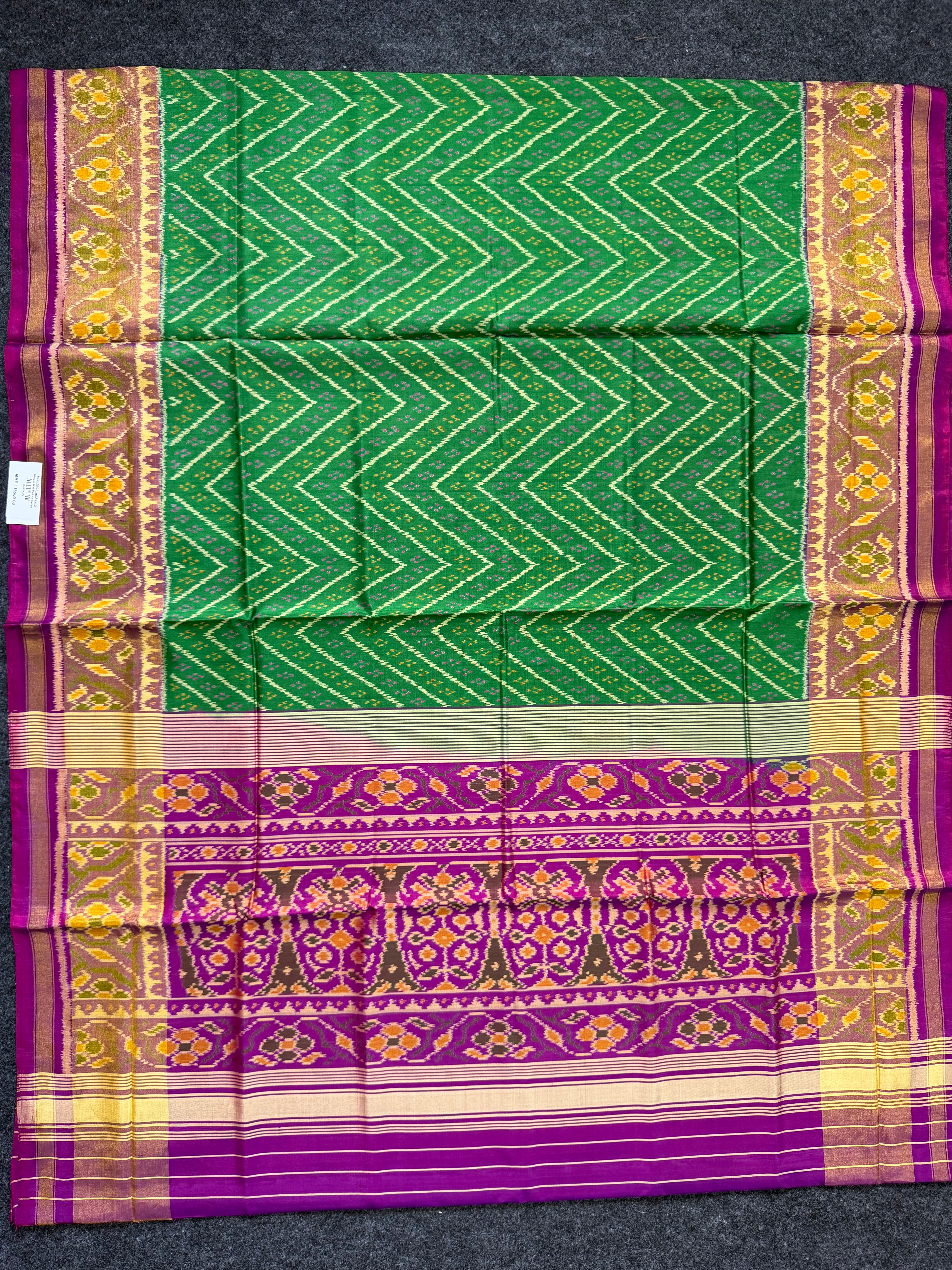 Laheriya Zigzag Handwoven Patola Silk Saree Secondary image
