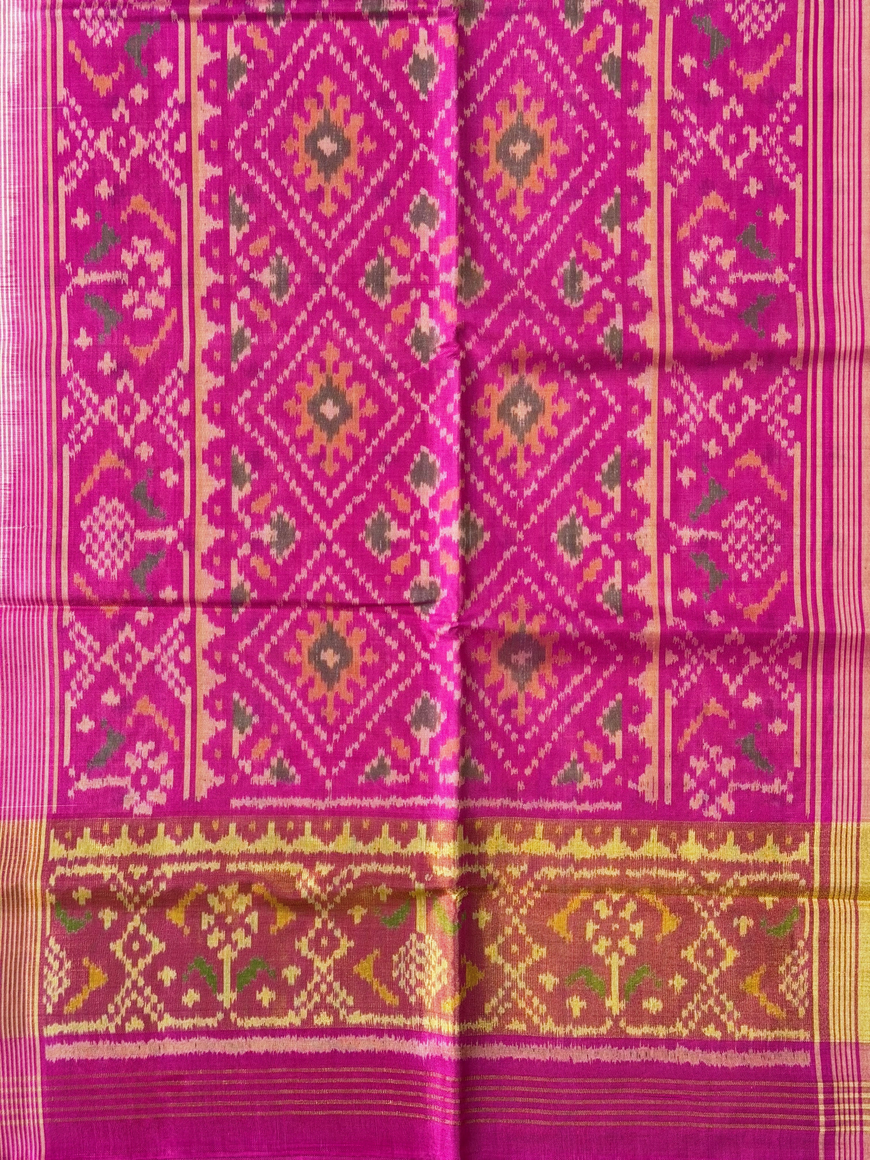 White Daliyabhat Traditional Design Handwoven Patola Silk Saree