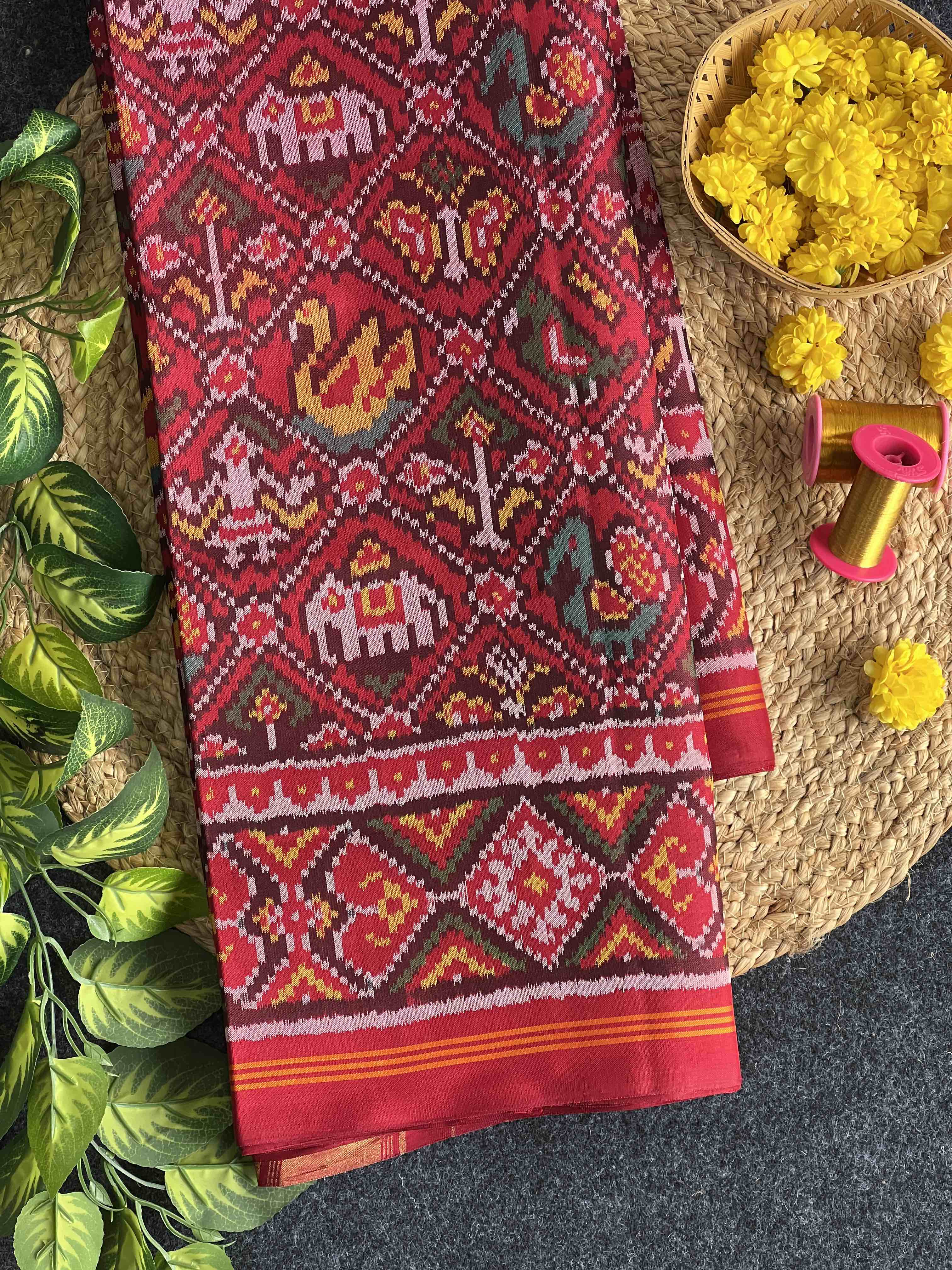 Narikunj Design Handwoven Patola Silk Saree Main image