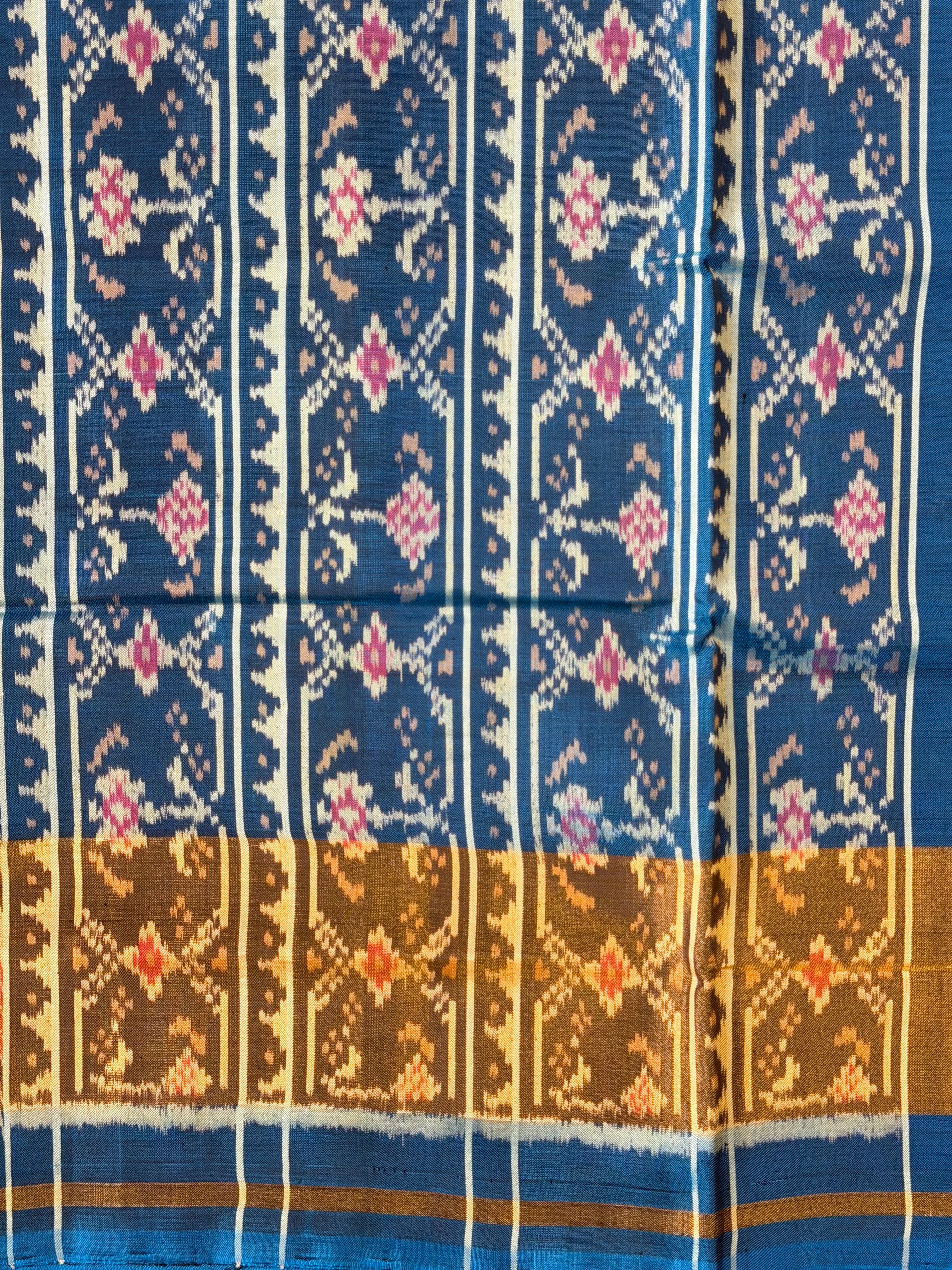 Manekchowk Traditional Design Handwoven Patola Silk Saree