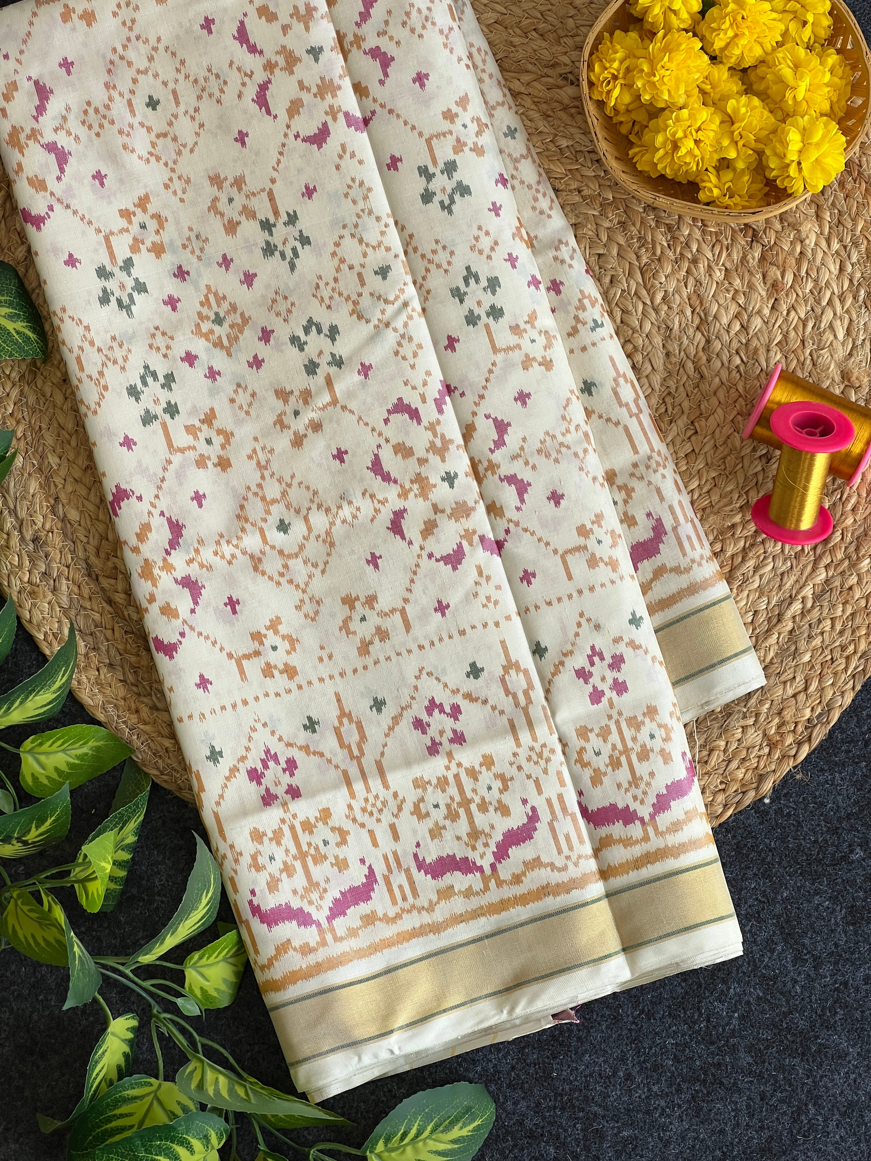 Handwoven Patola Silk Saree Main image